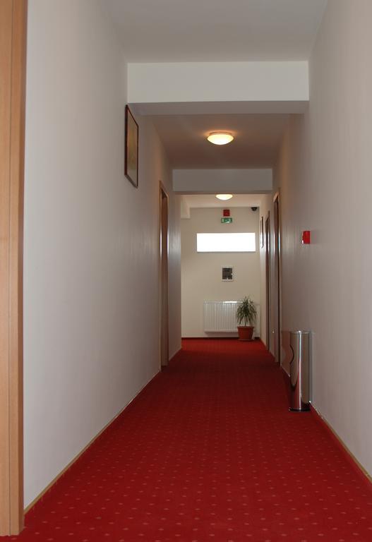 Hotel Iris Arad Exterior foto