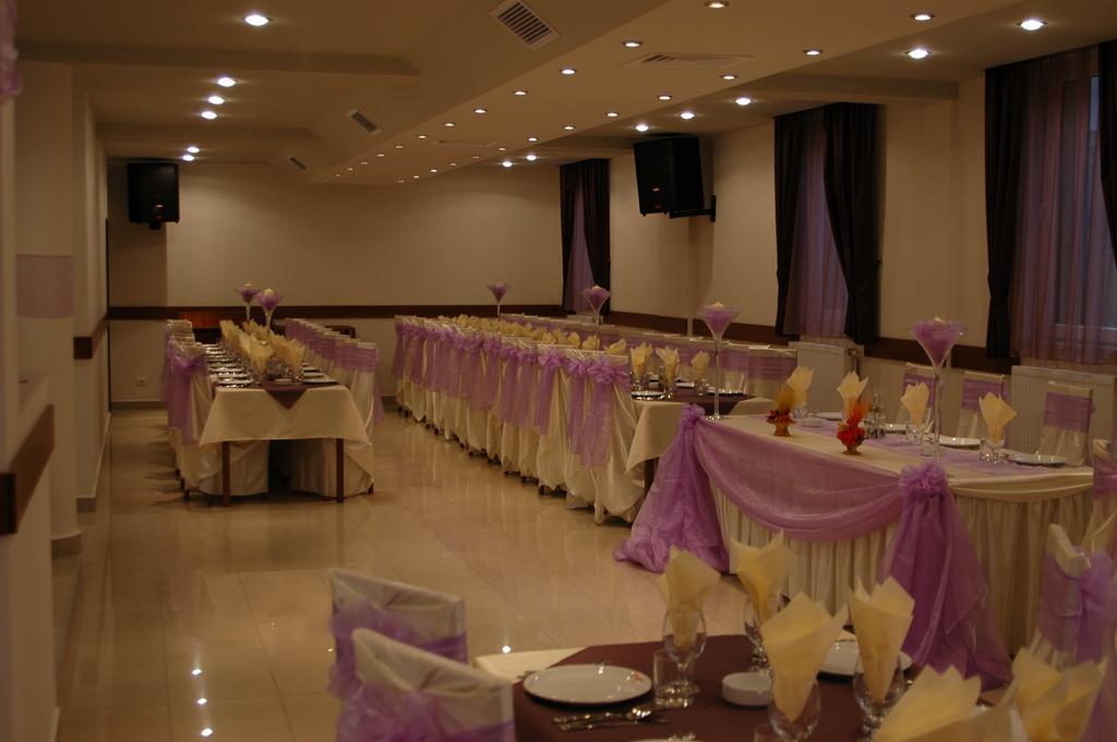 Hotel Iris Arad Exterior foto
