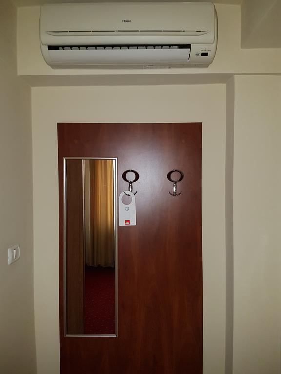 Hotel Iris Arad Exterior foto